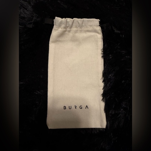 Burga floral phone case for iPhone 17 Pro brand new - Picture 3 of 3